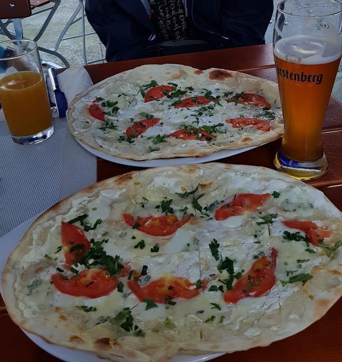 Pilsbar Pizzeria Zum Kreuz